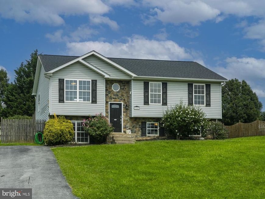 28 Roger Court, Ranson, WV 25438 Main Photo