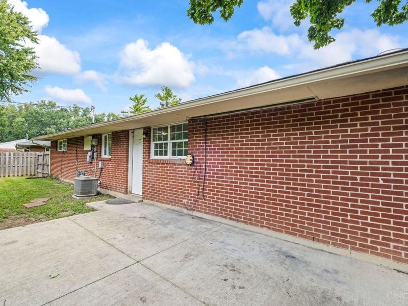 6687 Hubbard Drive, Huber Heights, OH 45424 Photo 18