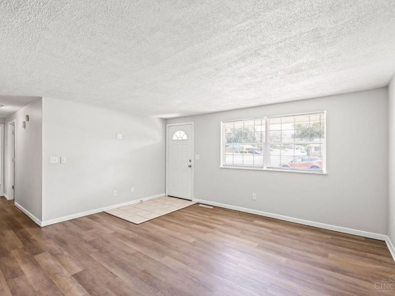6687 Hubbard Drive, Huber Heights, OH 45424 Photo 6