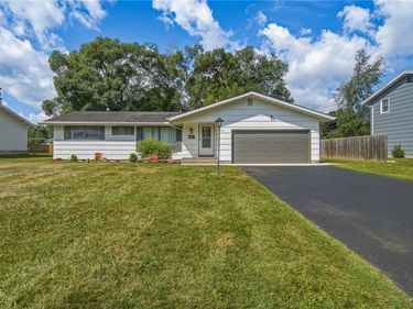 7411 Rosewood Circle, Syracuse, NY 13212