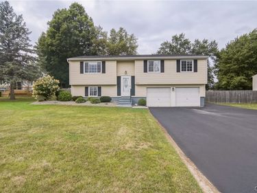 8025 Pickett Lane, Cicero, NY 13039