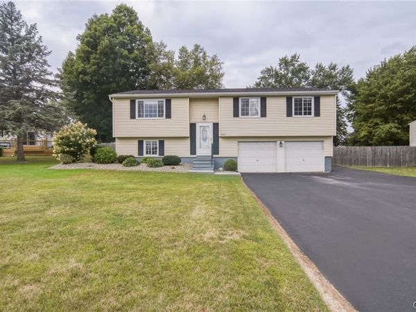 8025 Pickett Lane, Cicero, NY 13039