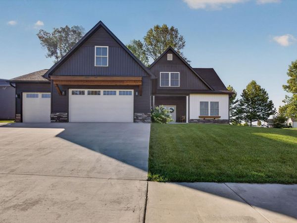 602 E Barton Woods Lane, Ellettsville, IN 47429