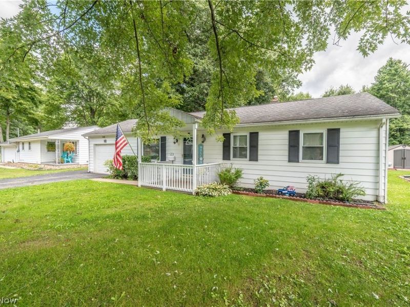 18018 Hillcrest Drive, Lake Milton, OH 44429 Photo 2