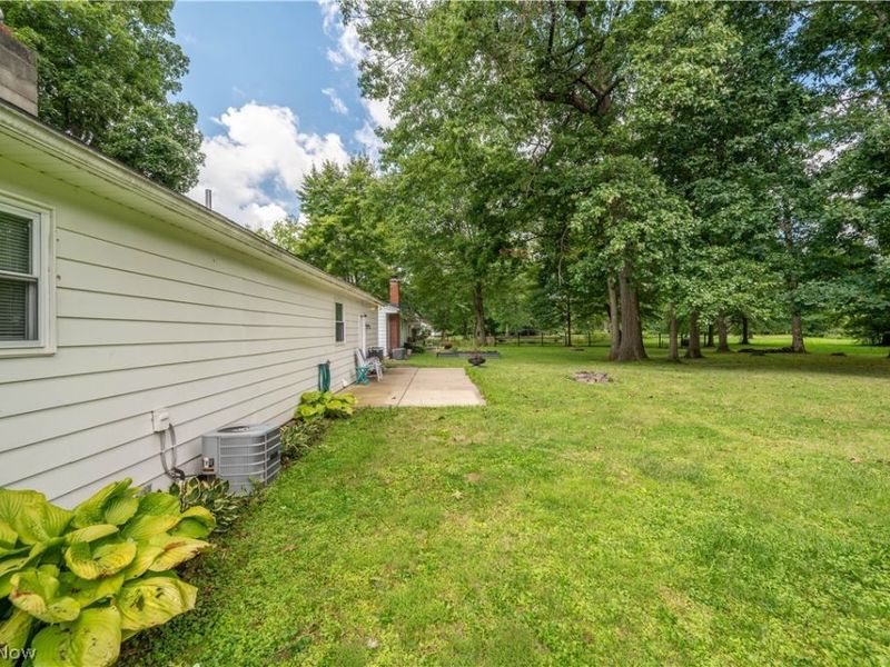 18018 Hillcrest Drive, Lake Milton, OH 44429 Photo 6