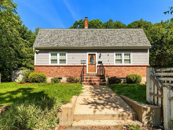 42 Thistle Street, Lynn, MA 01905