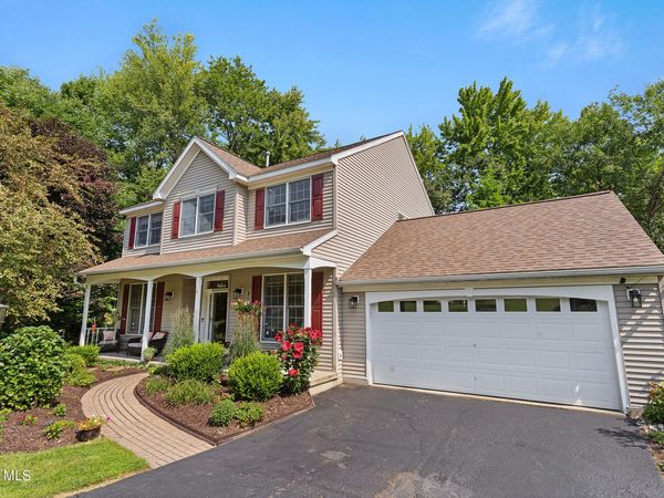 7 Castle Pines, Clifton Park, NY 12065