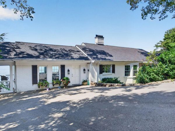424 W Brow Road, Lookout Mountain, TN 37350