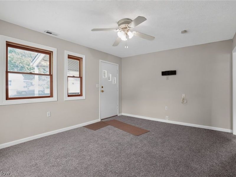 1112 Danforth Road, Akron, OH 44312 Photo 5