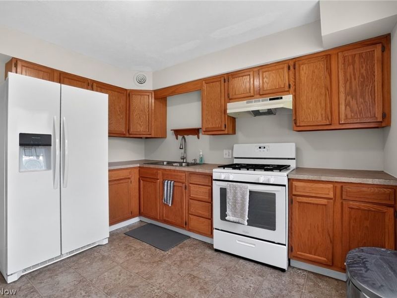 1112 Danforth Road, Akron, OH 44312 Photo 8