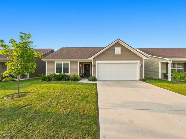281 Waters Edge , Pendleton, IN 46064