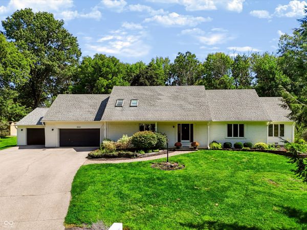 5001 Somerset Lane , Zionsville, IN 46077