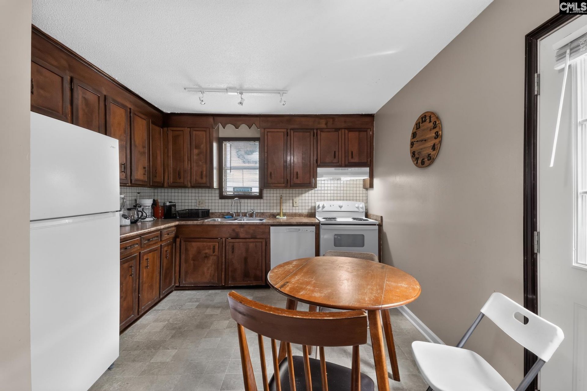6815-6817 Valleybrook Road Photo 17