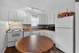 6815-6817 Valleybrook Road photo 4