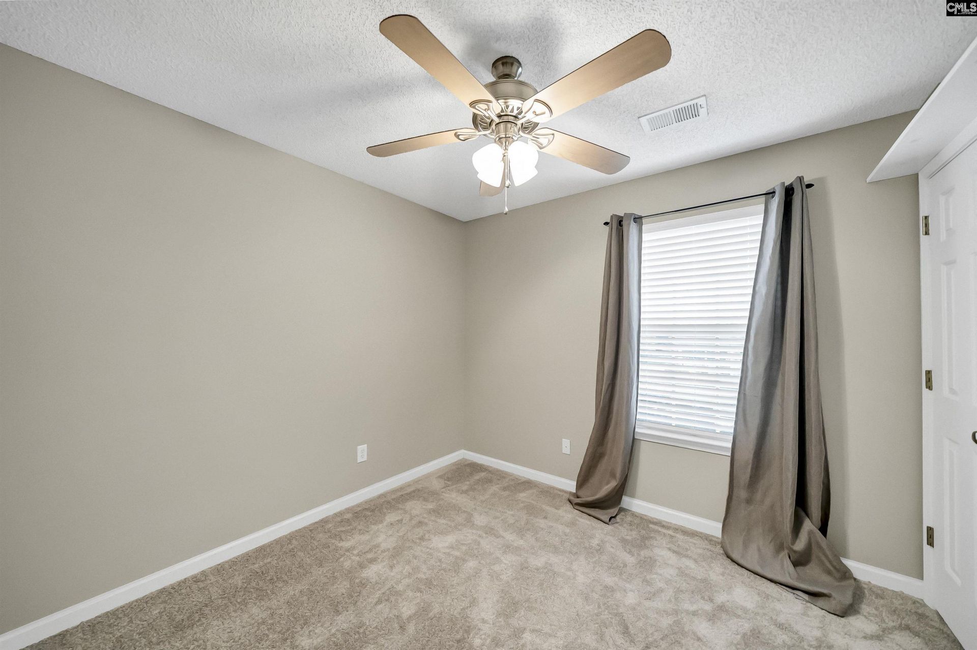 260 Loskin Lane  Photo 7