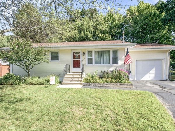 6749 Deadwood, Coloma, MI 49038
