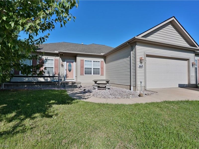 558 Mountain Lion Drive, Lagrange, OH 44050 Photo 2