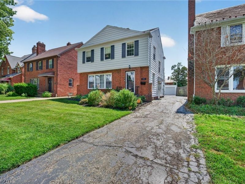 3954 Lansdale Road, University Heights, OH 44118 Photo 3