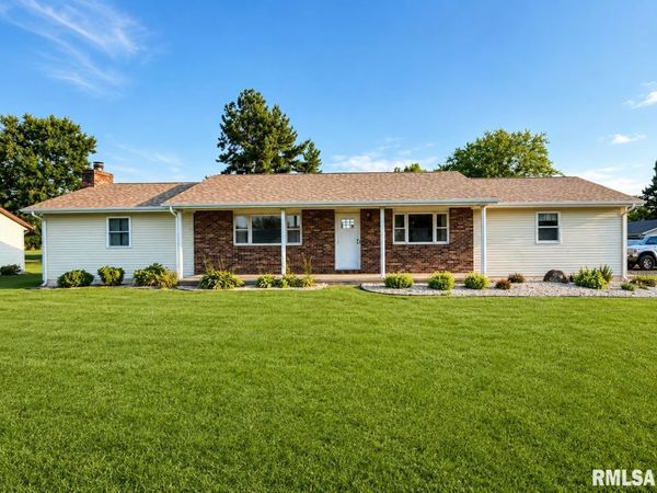 501 E DOUGLAS Street, DeSoto, IL 62924
