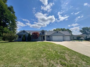 3251 Mann Road , Waterford Township, Mi 48346