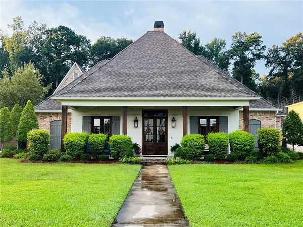 435 Oakwood Trace Court, Shreveport, LA 71106