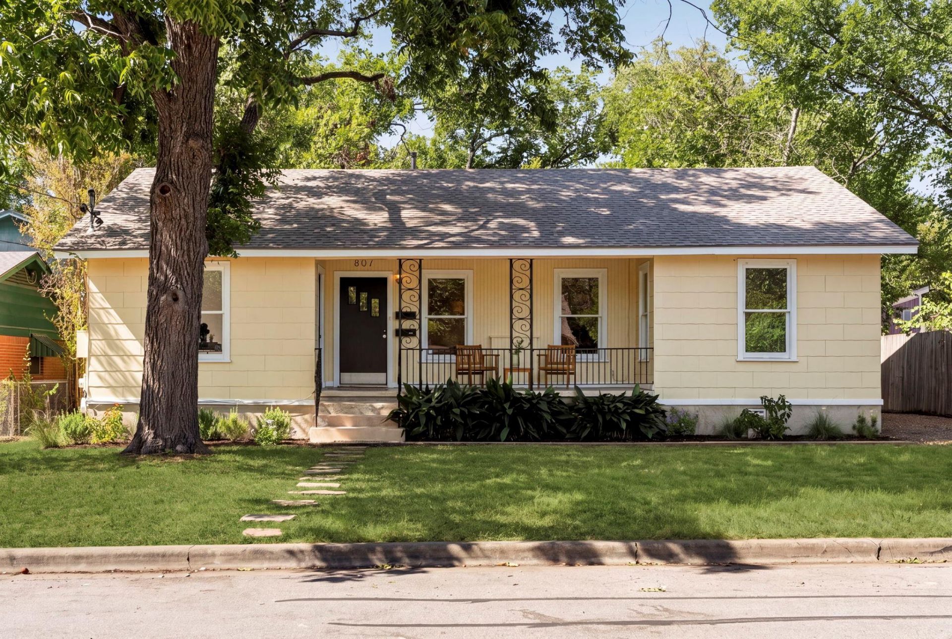 807 E 49th St, Austin, TX 78751 Main Photo