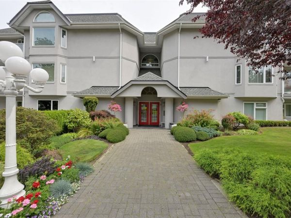 1477 Yale St , Unit #203, Oak Bay, BC V8S 4R3