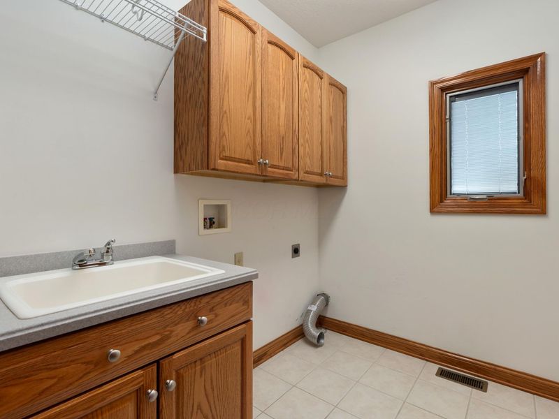 6048 Nicholas Glen, Columbus, OH 43213 Photo 29