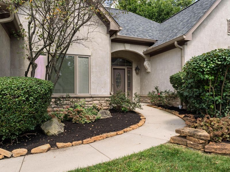 6048 Nicholas Glen, Columbus, OH 43213 Photo 3