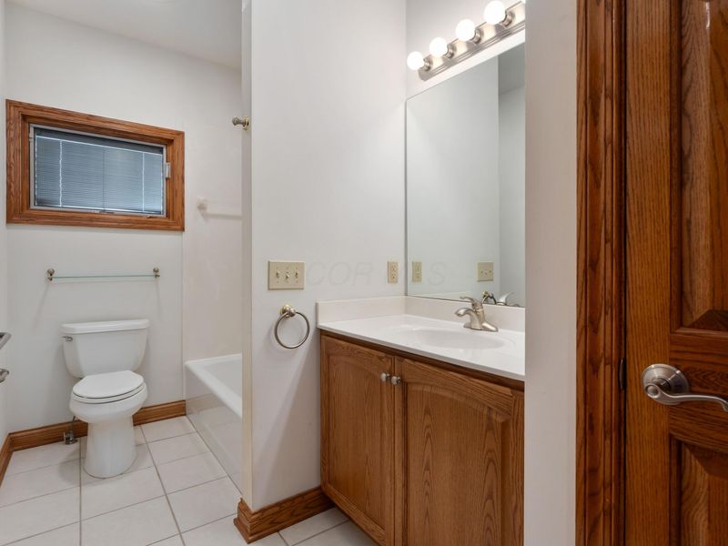 6048 Nicholas Glen, Columbus, OH 43213 Photo 32