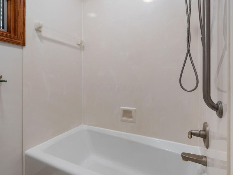 6048 Nicholas Glen, Columbus, OH 43213 Photo 33
