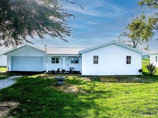 5710 SW 51st Road, St Joseph, MO 64504
