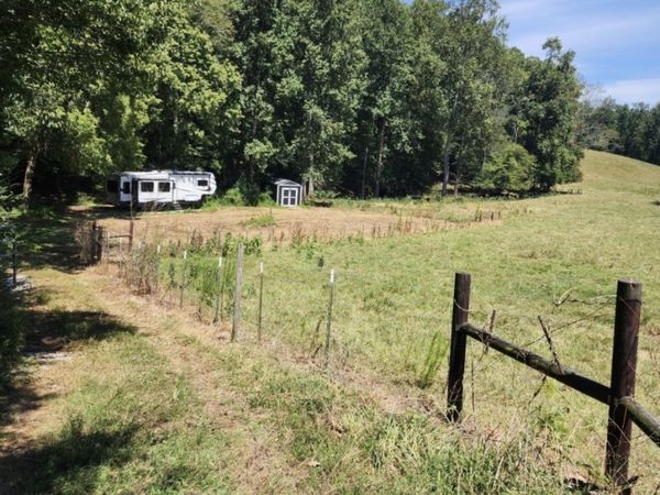 266 Shoally Branch , Leoma, TN 38468