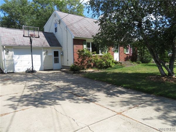 351 Charlotte Avenue , Hamburg, NY 14075