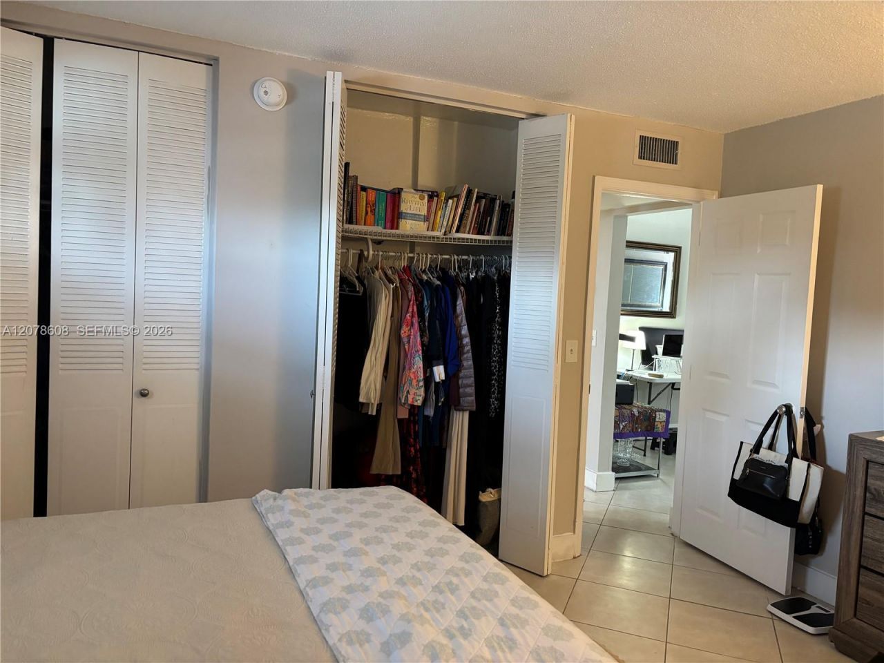 1100 NE 1st Ct, Unit 102, Hallandale Beach, FL 33009 Photo