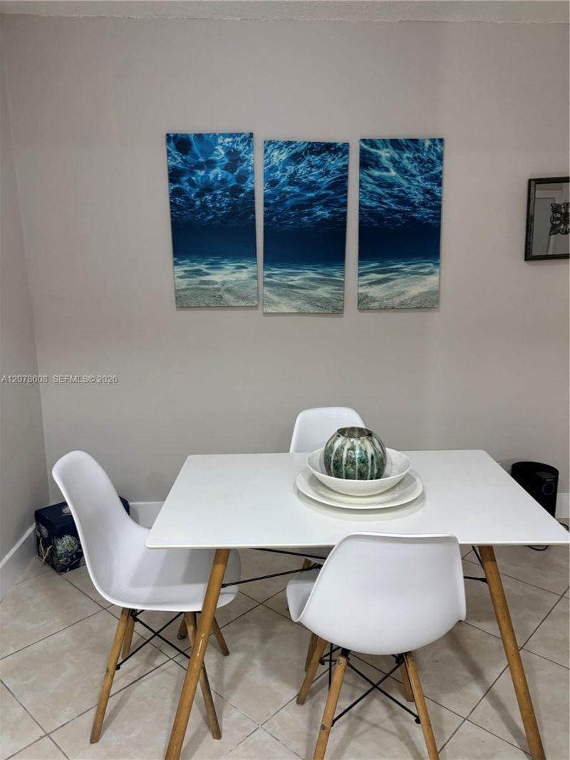 1100 NE 1st Ct, Unit 102, Hallandale Beach, FL 33009 Photo