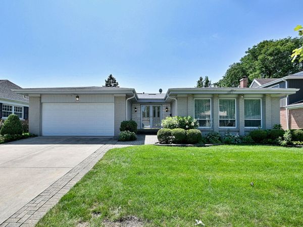 2307 E Sherwood Road , Arlington Heights, IL 60004
