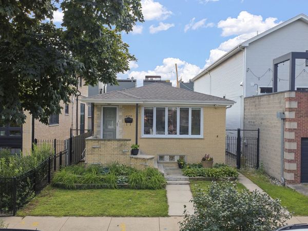 2455 W Erie Street , Chicago, IL 60612