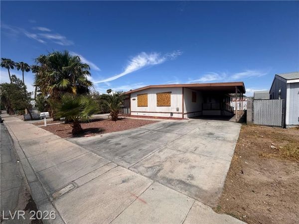 4890 Vista Flora Way , Las Vegas, NV 89121