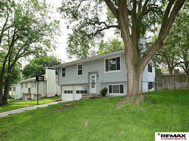 3721 Wildbriar Lane, Lincoln, NE 68516
