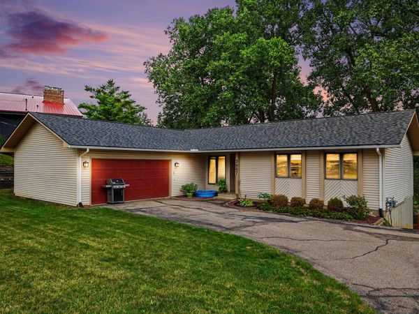 3007 Moraine Drive, Brighton, MI 48114