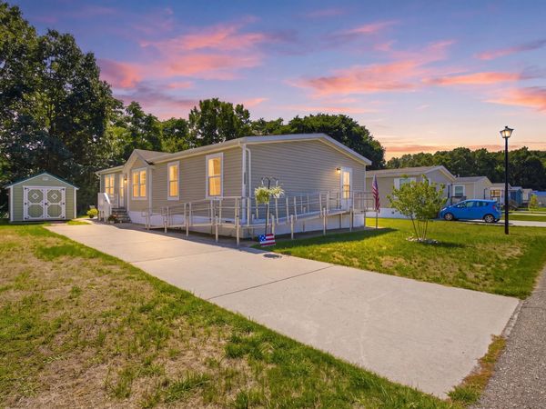 14904 Saint Lawrence Drive, Spring Lake, MI 49456