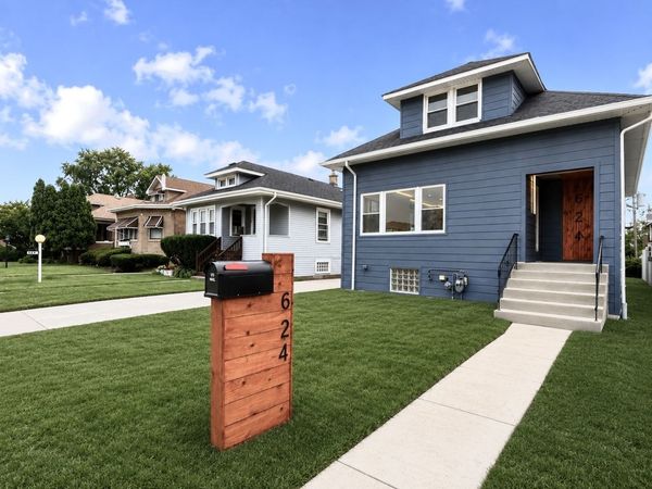 624 S 19th Avenue , Maywood, IL 60153
