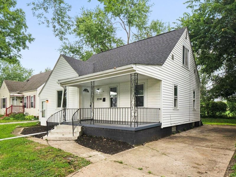 2350 Vendome Drive S, Columbus, OH 43219 Photo 2