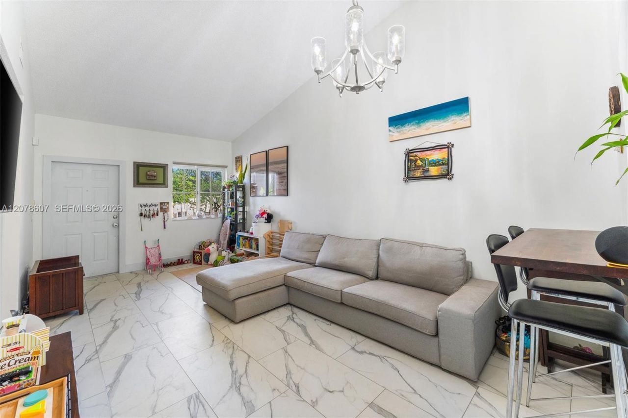 2140 NW 78th Ave , Unit 204, Pembroke Pines, FL 33024 Photo