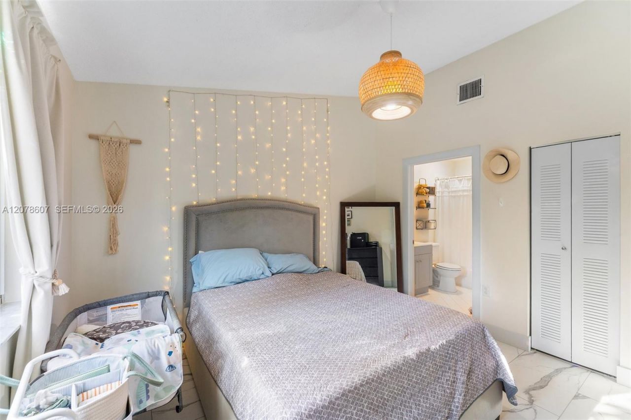 2140 NW 78th Ave , Unit 204, Pembroke Pines, FL 33024 Photo