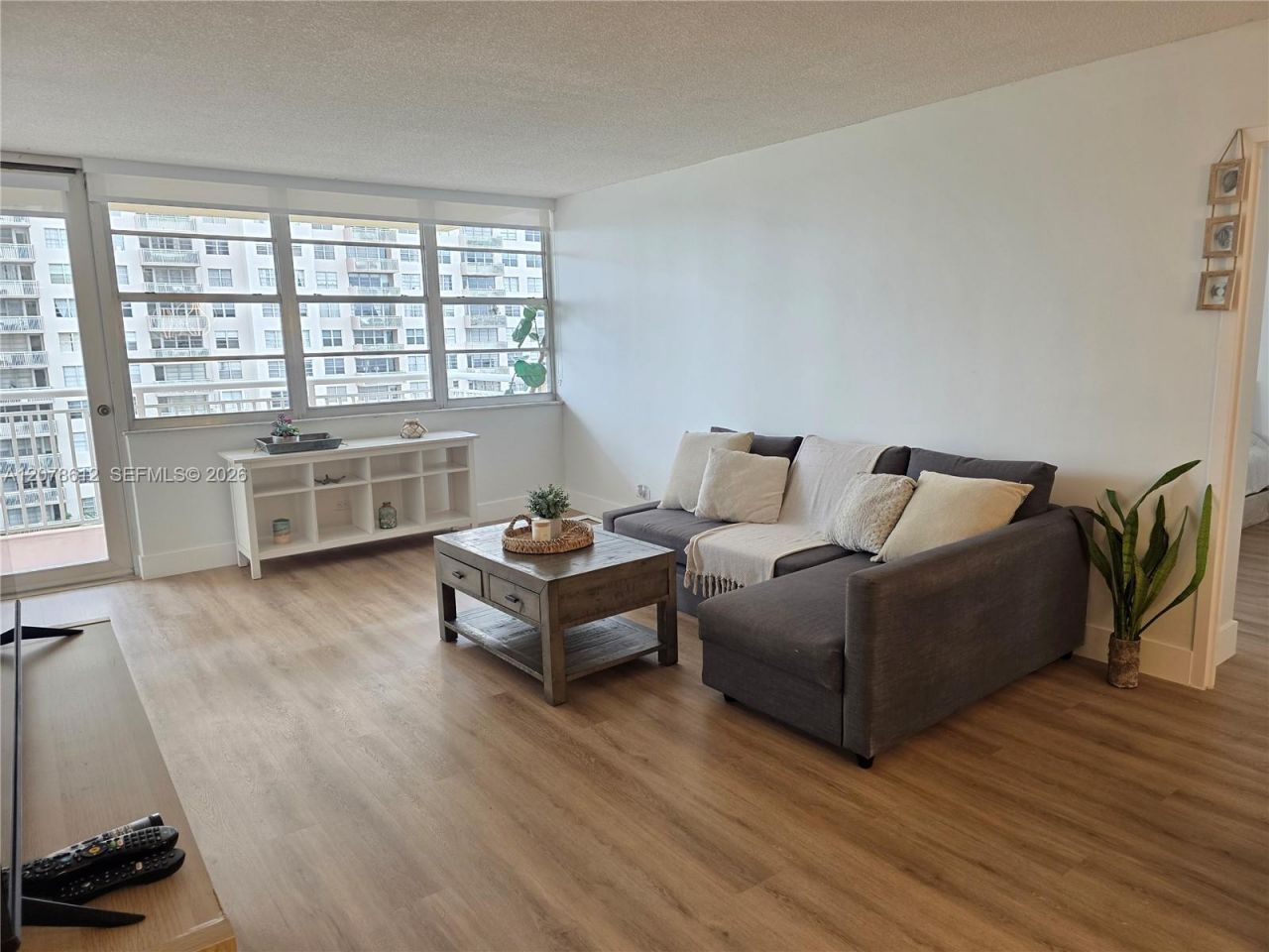 251 174th St, Unit 608, Sunny Isles Beach, FL 33160 Photo
