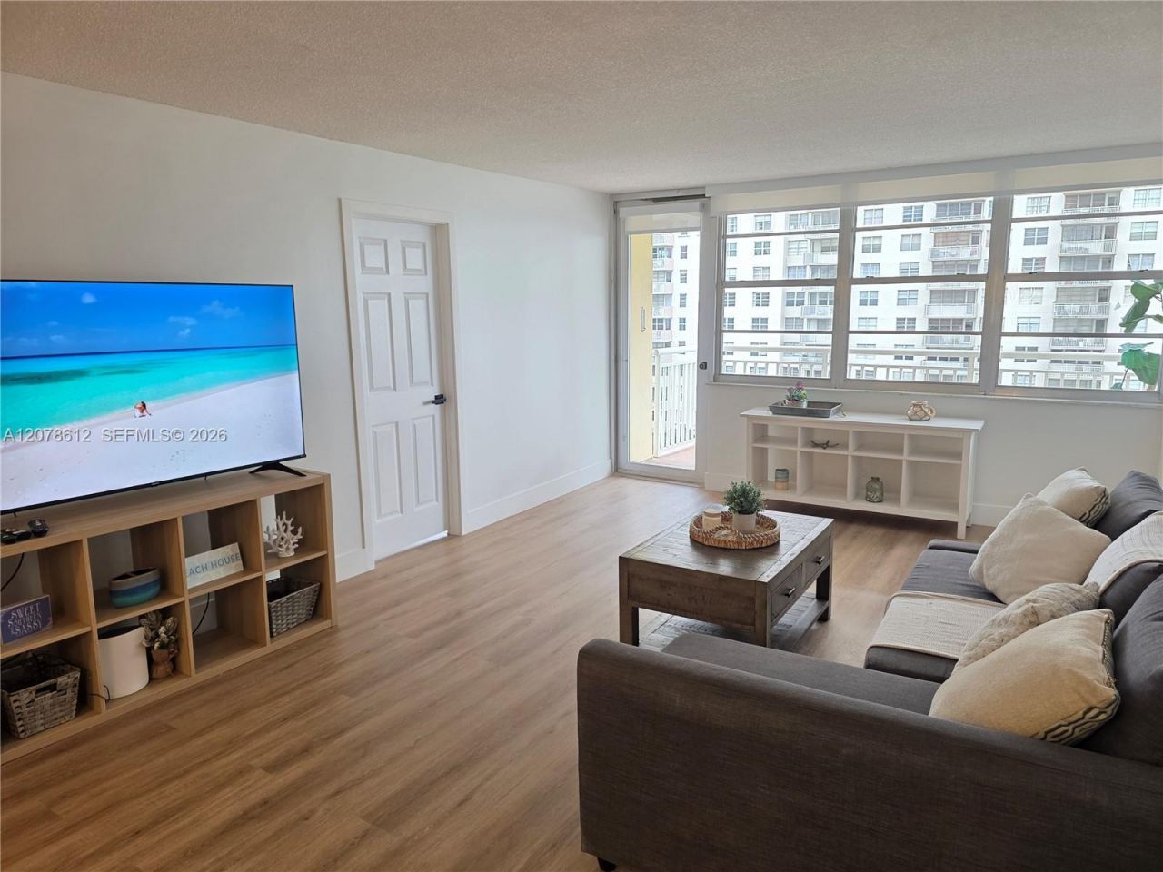 251 174th St, Unit 608, Sunny Isles Beach, FL 33160 Photo