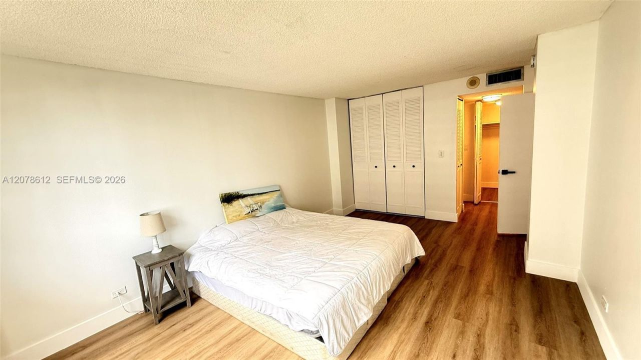 251 174th St , Unit 608, Sunny Isles Beach, FL 33160 Photo