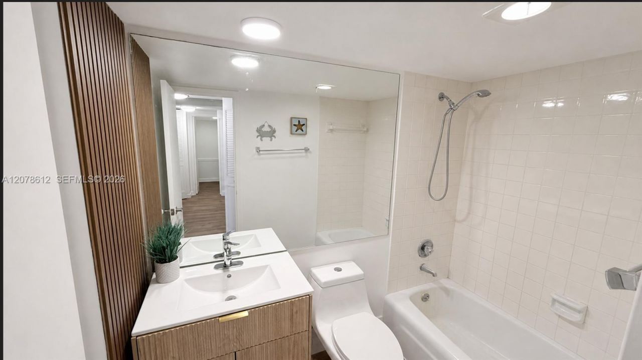 251 174th St , Unit 608, Sunny Isles Beach, FL 33160 Photo